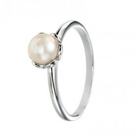 Pearl Ring with Flower Setting
