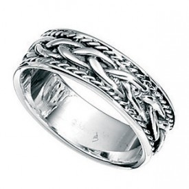 Ring, uniform band with plait design in the middle edged with a twisted rope design either side